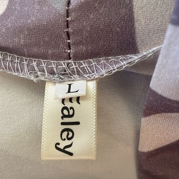 Camo Cardigan (runs small) - Picture 5 of 6